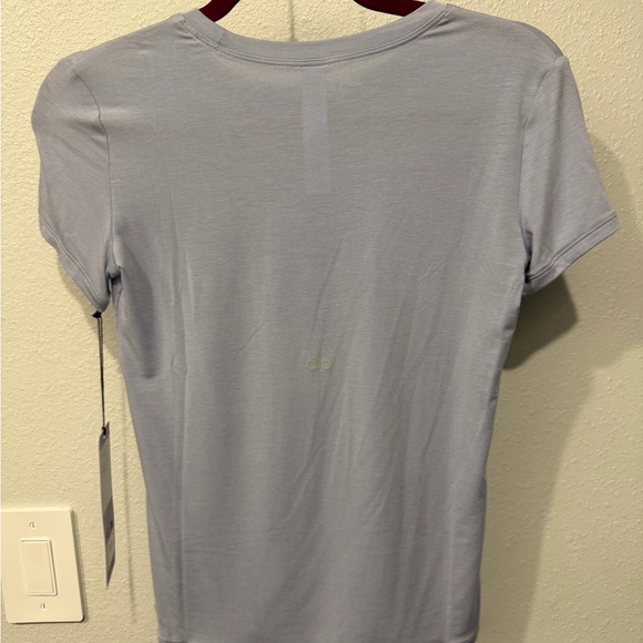 ALO NWT XXS All Day Short Sleeve Winter Frost (fits up to small - runs oversized - Picture 5 of 5